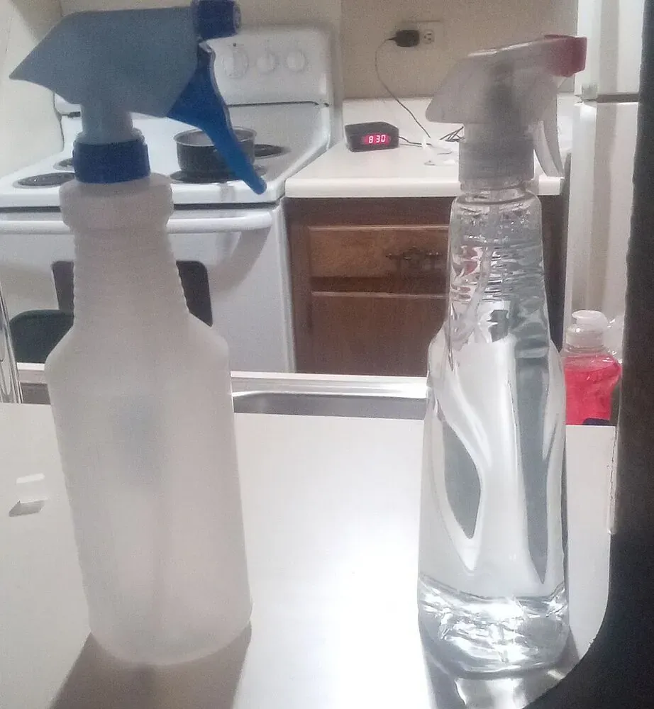 Syndet India streak-free glass cleaner spray